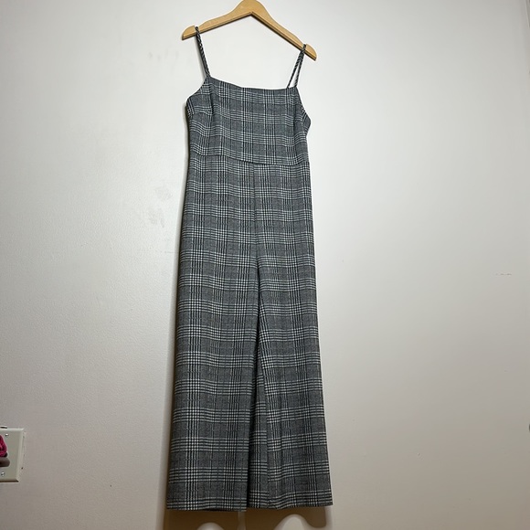 Simons Jumpsuit - Picture 1 of 7